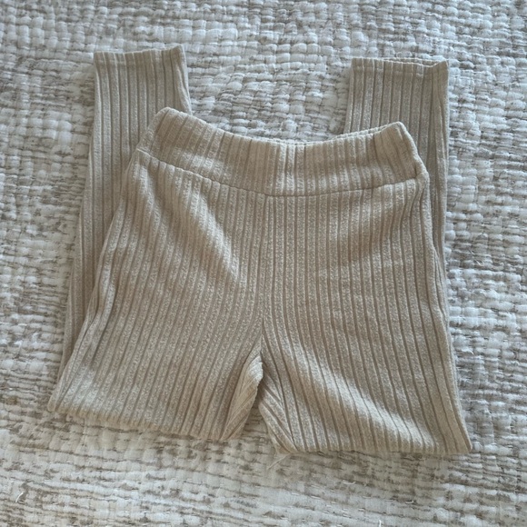 Lounge Set - Picture 3 of 7